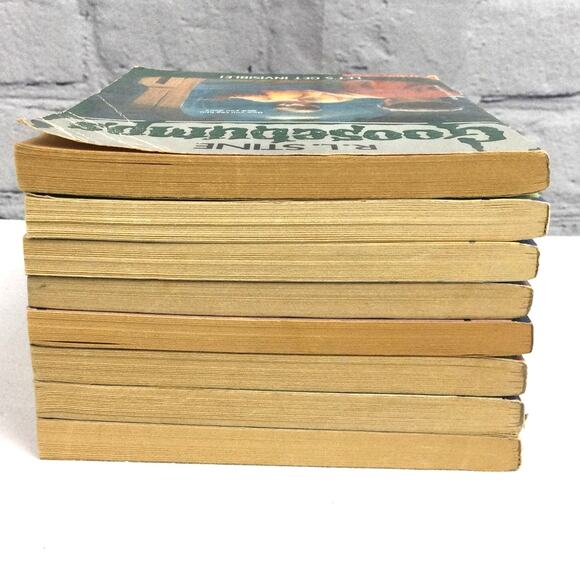 Goosebumps R.L. Stine Let's Get Invisible Vintage Paperback 8 Book Bundle - Picture 5 of 16